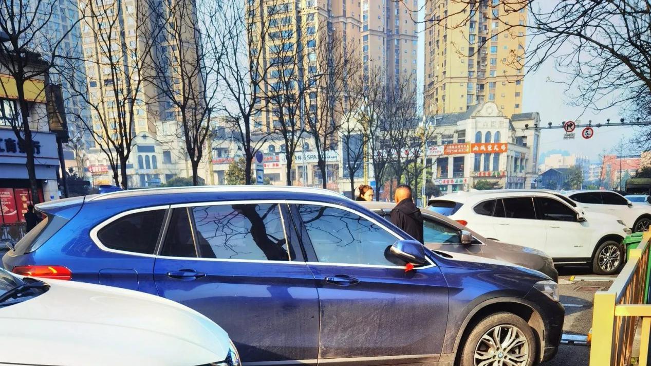 南充顺泊智慧停车收费争议引关注 市民希望市场监管部门介入调查