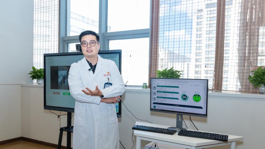 使用千万级医学仪器测试，知乎答主评审团“硬核”测评外骨骼机器人