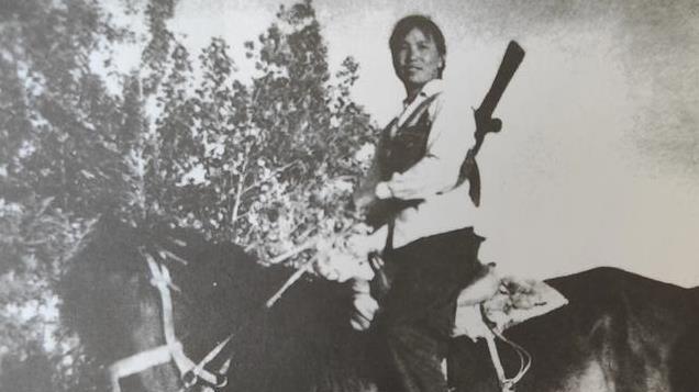 难忘那年我到新疆兵团六师新湖农场支边，参加了民兵实弹射击训练