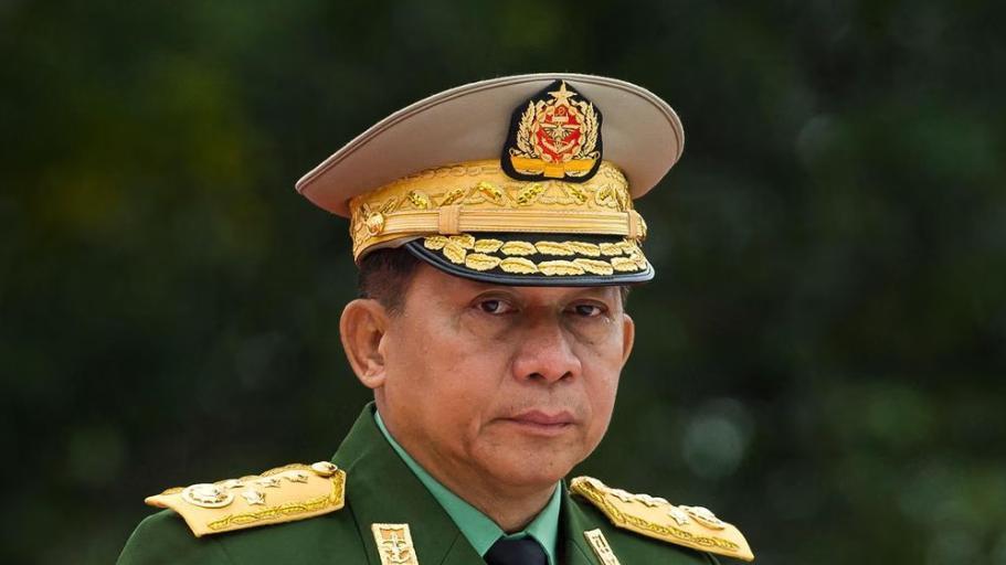 缅甸72小时黄金救援期结束，军政府空袭不断，中国救援队现场直击。