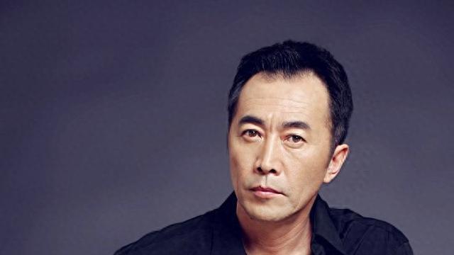 郑晓宁：戏里 “军人专业户”，戏外情路坎坷，两段婚姻皆成过往