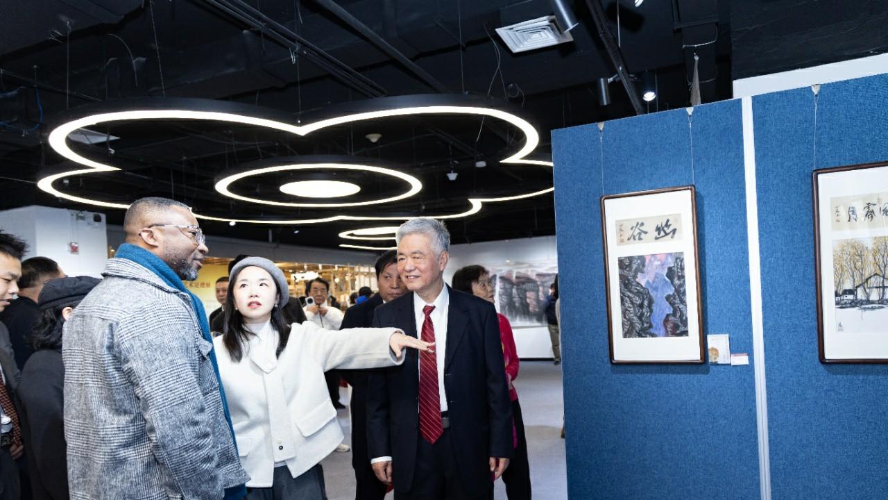 第四届美晨艺术节《四海会同·王四海艺术足迹展》在工美大厦启幕