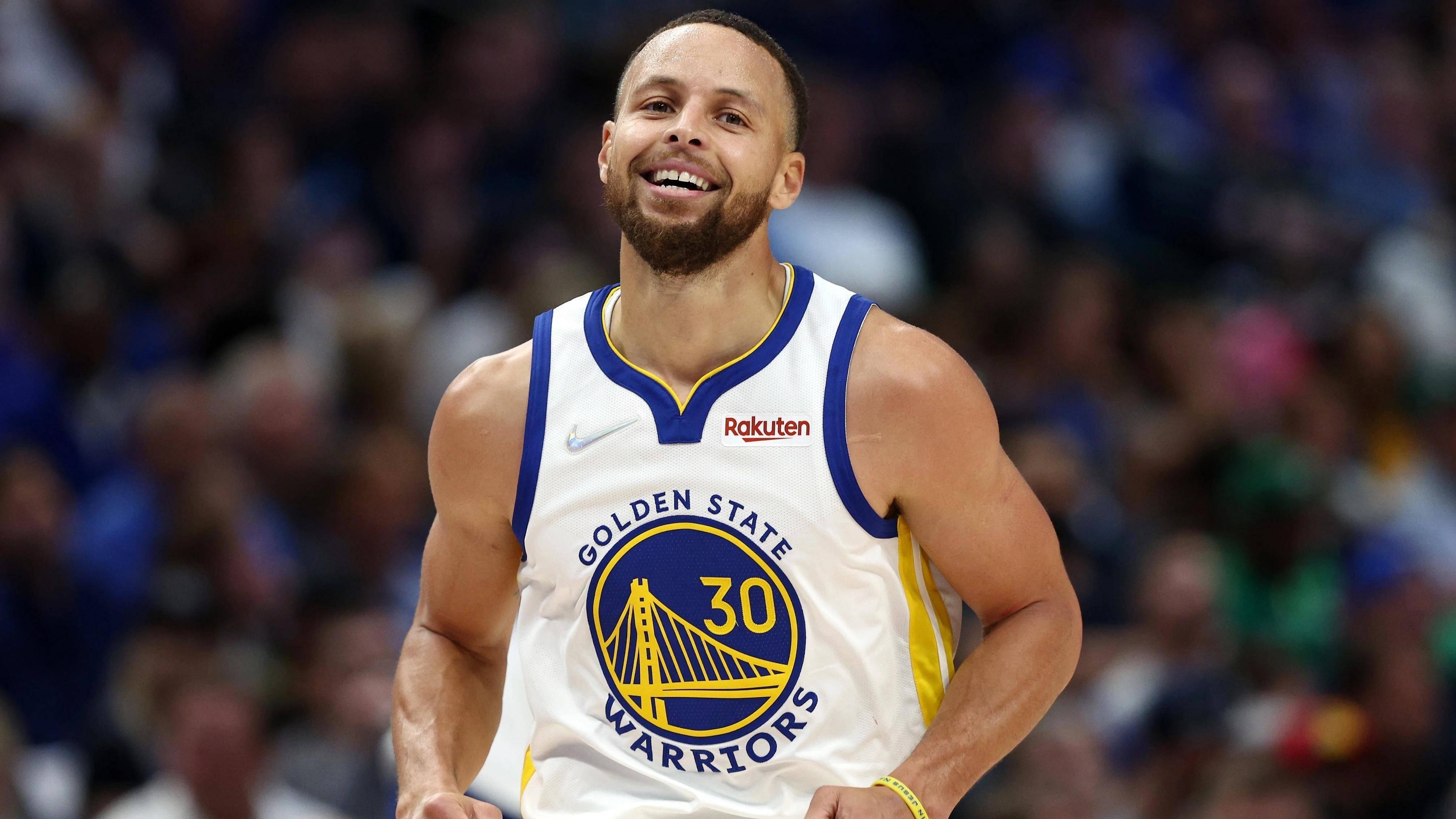 勇士胜马刺，库里低迷全队发力