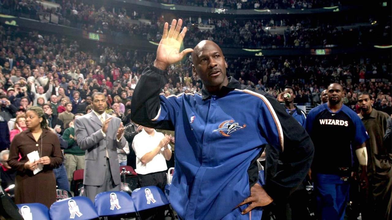 韦德：乔丹在奇才场均20+已很出色，但詹姆斯保持的水平世所未见