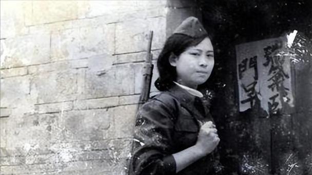 戴笠专机幸存飞行员揭秘：飞机完好，真相当时被封