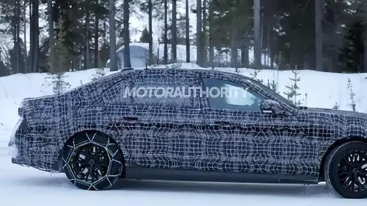 新款宝马7系测试图曝光，前脸设计或迎大改，颜值有望大幅提升！