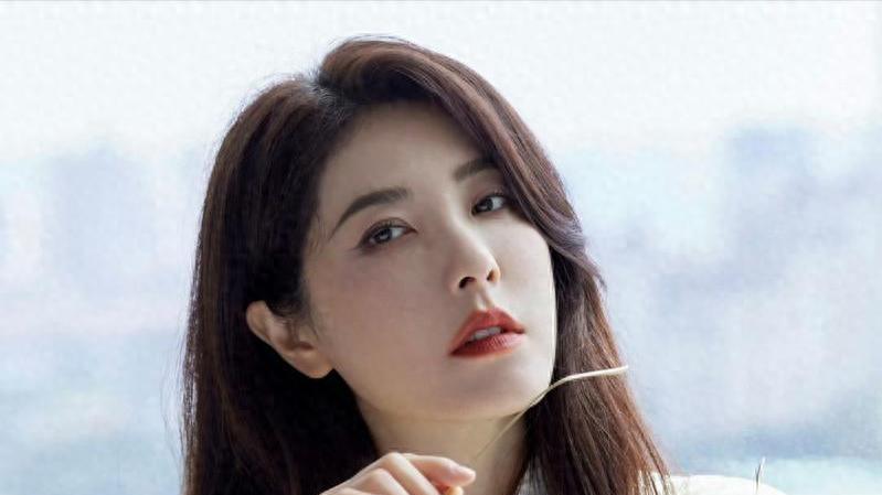 娱乐圈的未婚女演员，为什么总能掀起话题？