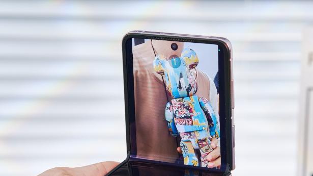 一个不争事实：手机钉子户，越来越多，大家不愿换手机了