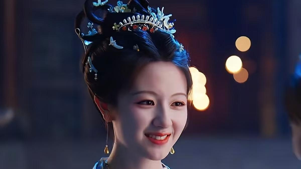 与张新成相恋无果？今携爆款剧频上热搜，被全网夸她变美，事业才是女人最好的医美