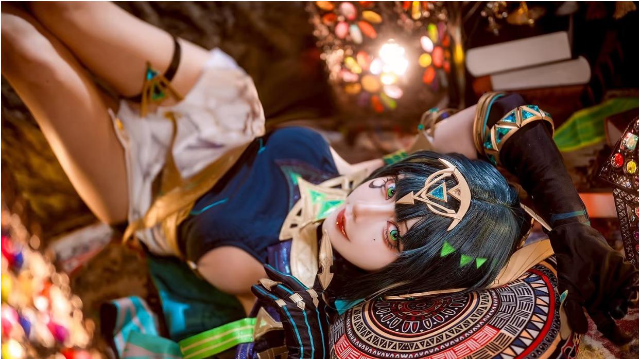 原神奈芙尔 cos：沙漠秘境的神秘女神，异域风情直接美到失语！