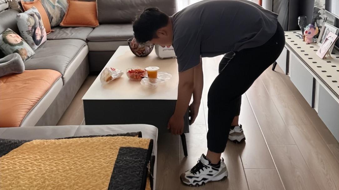 越来越多人的客厅不要“茶几”！学学这样设计，美观又好用
