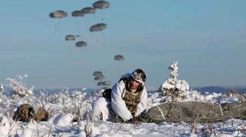特朗普吞并格陵兰岛A计划落空！动武将自掘坟墓！