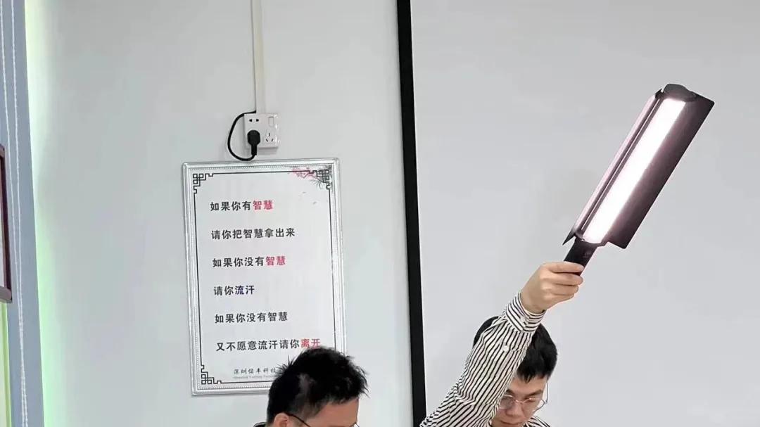 2025 企业年会员工祝福视频拍摄，捷鹰文化教你如何定格温暖与力量