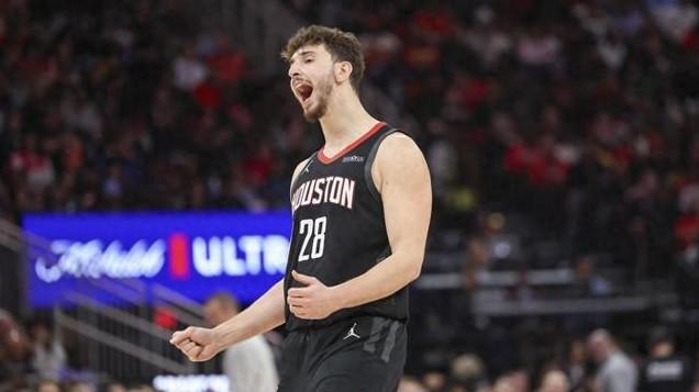 这么铁都能赢！火箭克魔术3连胜：63篮板致胜，海王全场最佳！