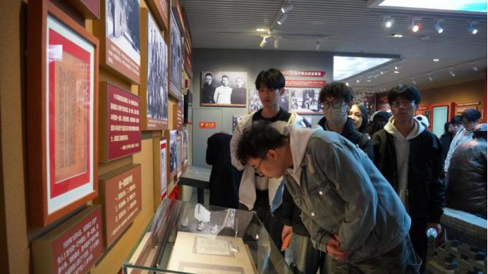 西安培华学院学子走进省政协文史馆 沉浸式学习+实践锤炼双提升