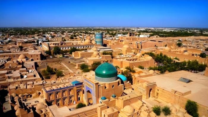 中亚有五个国家，脱离苏联后，哪个国家发展的最好？