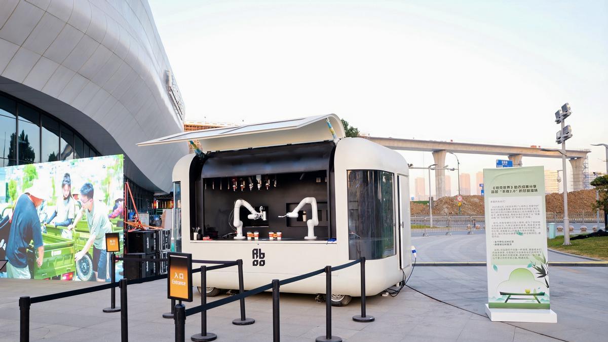 韦神亲临现场，战旗持续挥舞！WCI赛事现场可太热闹了！