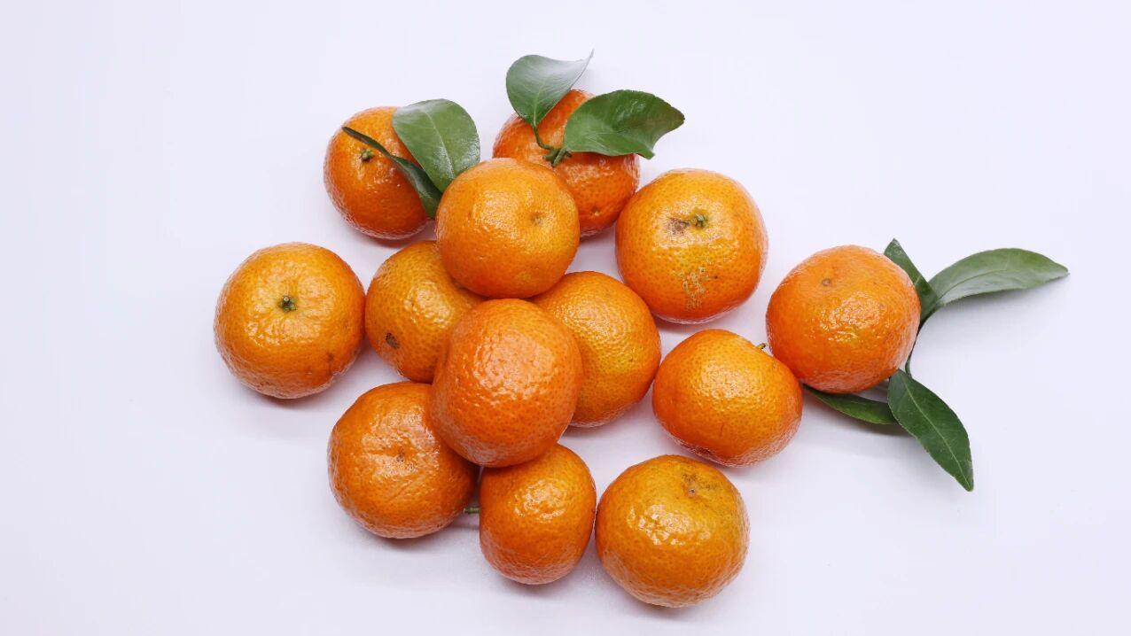 女性不想老得快，脸上爬满皱纹，常吃这几种水果，美白淡斑皮肤好