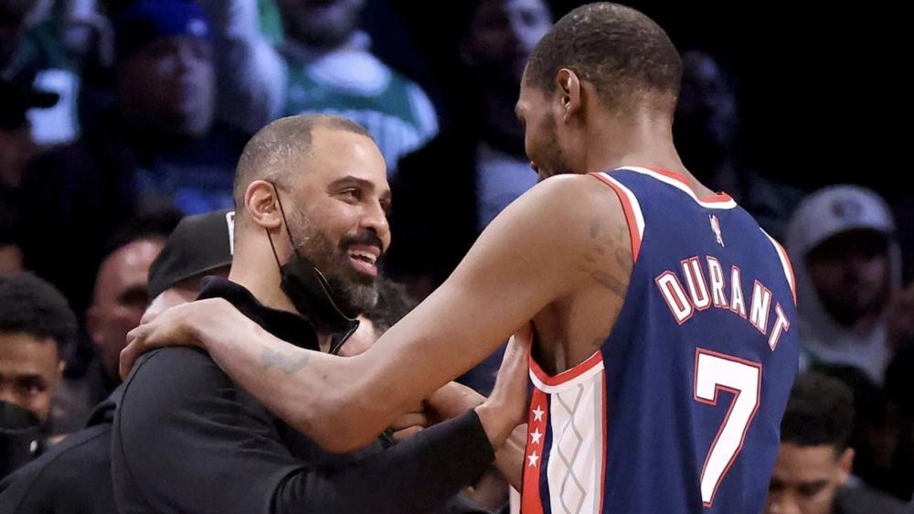 25-26！这就是杜兰特的改变，你敢信火箭居然不给他进攻机会