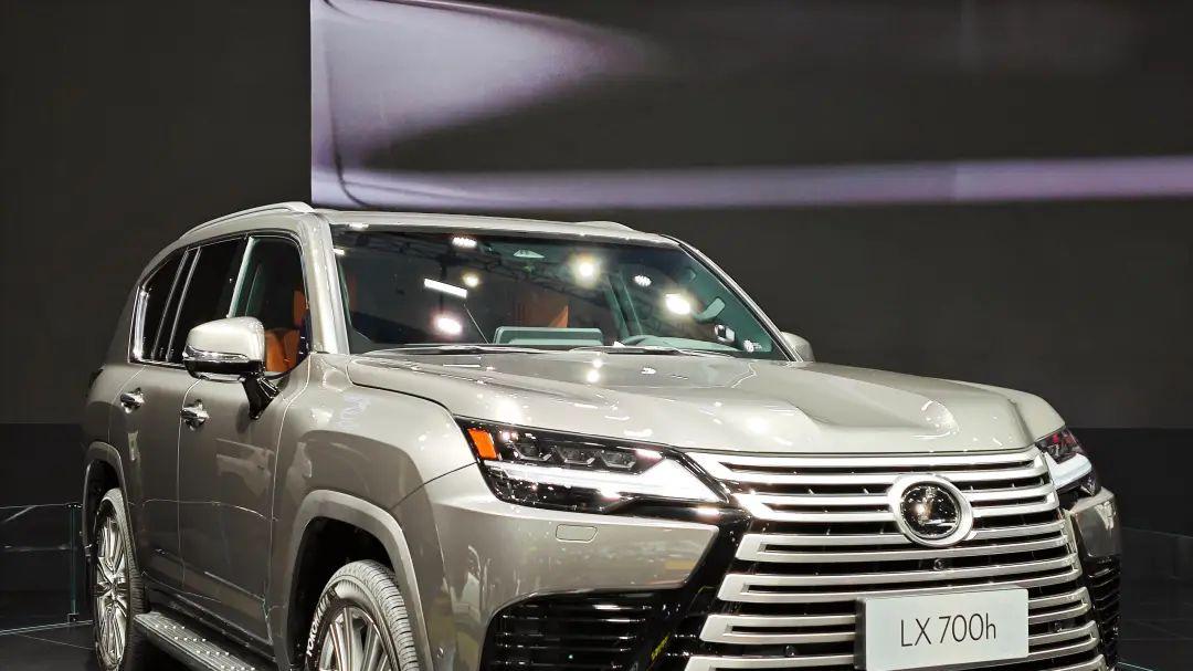 雷克萨斯LX700h特别版官图：83万元，3.5T混动大型SUV