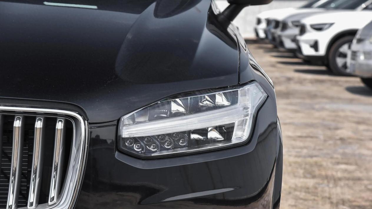 近64万降至47万多，300马力+四驱，动力强又安全，比宝马X5实在