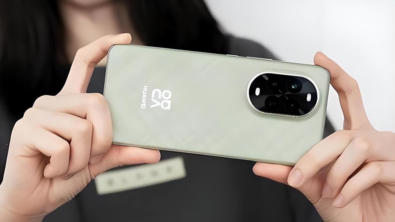 从“够用”到“惊艳”：华为nova14如何用鸿蒙AI让中端机用户“真香”？