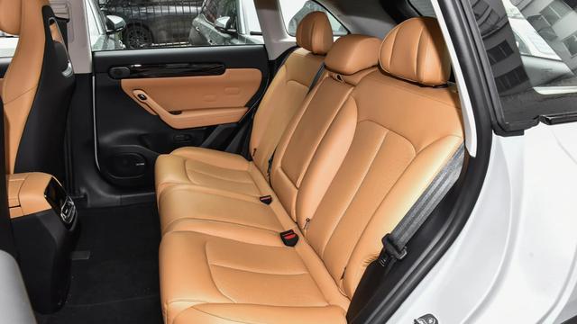 2025款零跑C11——全面解析：外观、内饰与性能深度解读