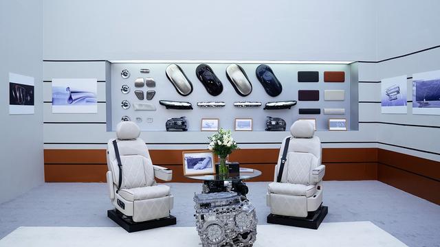 岚图泰山座舱发布，重新定义中式现代豪华座舱标准