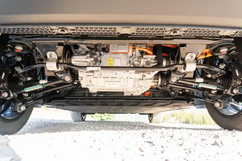 10万级电动车性价比黑马？零跑B10凭什么让欧洲车主抢着买