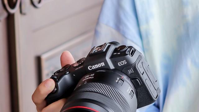 佳能vs尼康：谁才是单反真王者？从画质到耐用性，实测对比说清楚