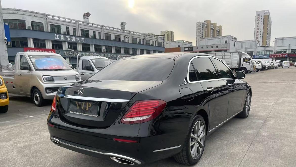 20多万开走奔驰E级，2019款E300L，一手车况，适合追求性价比的你