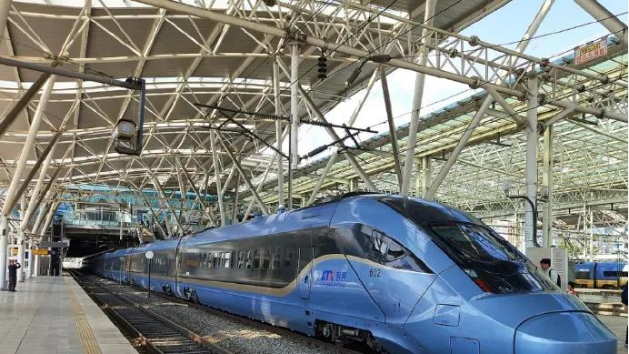 韩国网友嘲笑中国高铁：太慢了吧！我们2小时就横穿国家