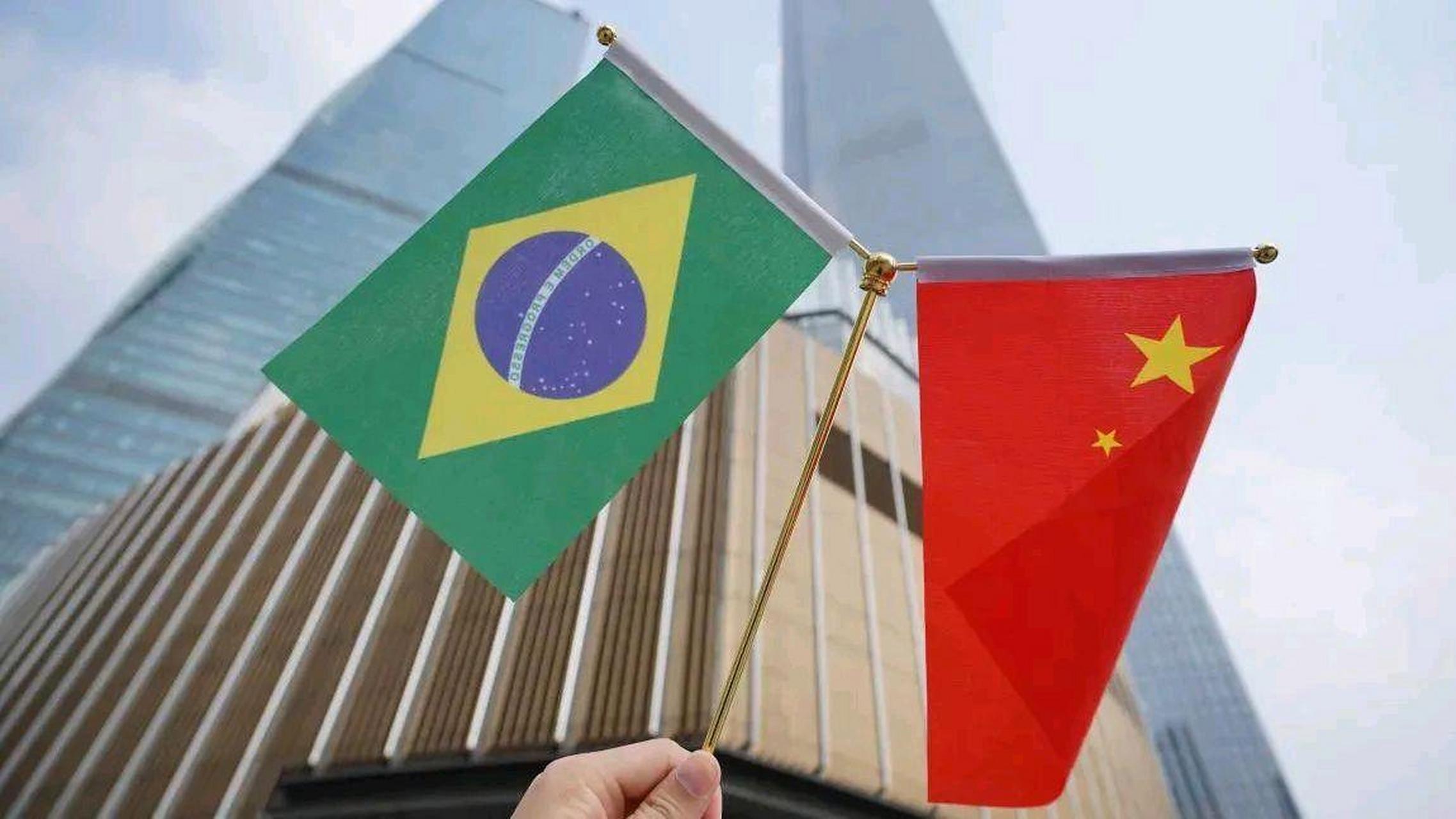 卢拉抵华，“备战”金砖峰会，巴西可能联手中俄，给世界一个惊喜