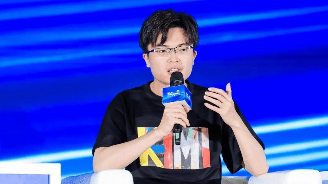 一年争议未散，脱下投资人光环，张予彤已坐上月之暗面总裁