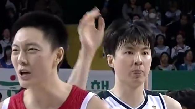 76-90！中国男篮耻辱一战，遭韩国男篮“双杀”，程帅澎90度崴脚