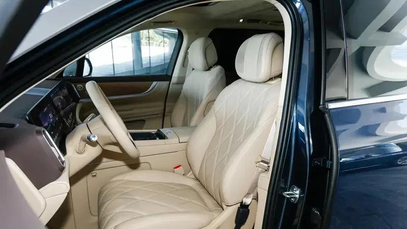 华为又火了！大定破36000台，豪华媲美迈巴赫GLS，仅售46.98万