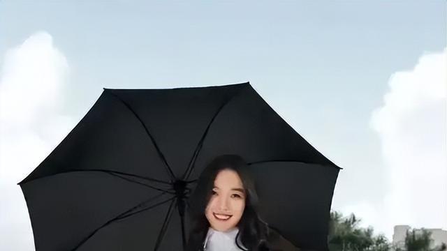 从拒拍裸戏，到近乎全裸拍戏，过气花旦王珞丹到底经历了什么？