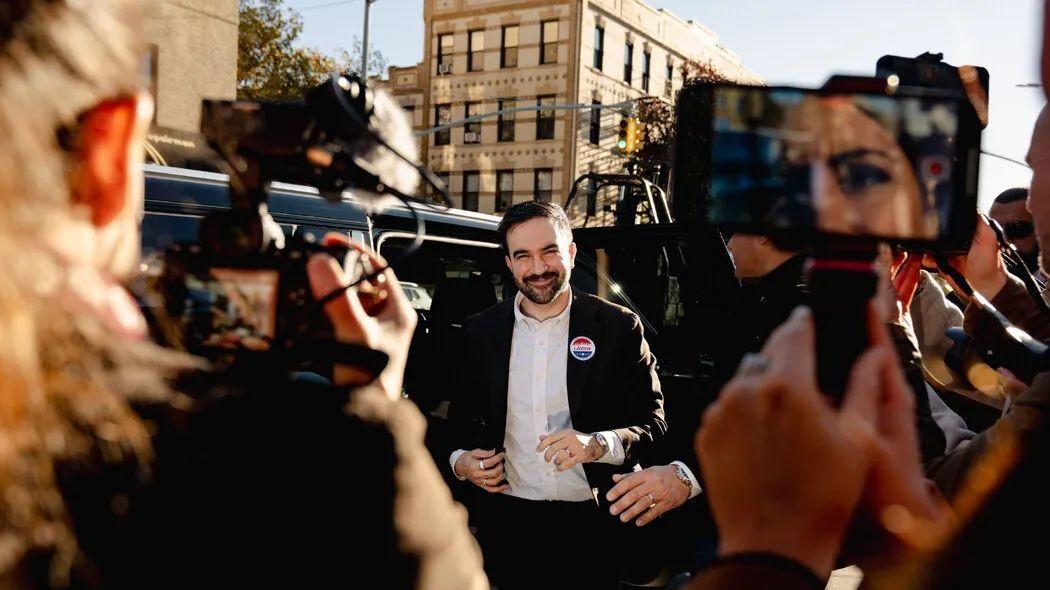 美国政府停摆40天, 两党玩起甩锅游戏, 普通人为何成了人质。