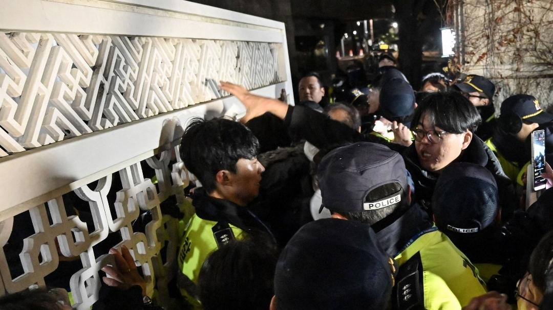 复职条件已定，尹锡悦将虎口脱险？弹劾案开启加时赛，人民已参战