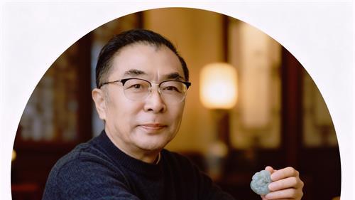 先锋派作家王新/艺术家该如何面对名与利两者的关系