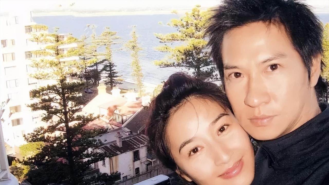 61岁关咏荷近照曝光，素颜出镜状态好，张家辉回应她是否复出拍戏