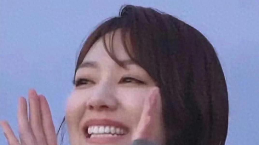 王冠夫妇甜蜜亮相！首次公开合体，竟早与小尼结下不解之缘