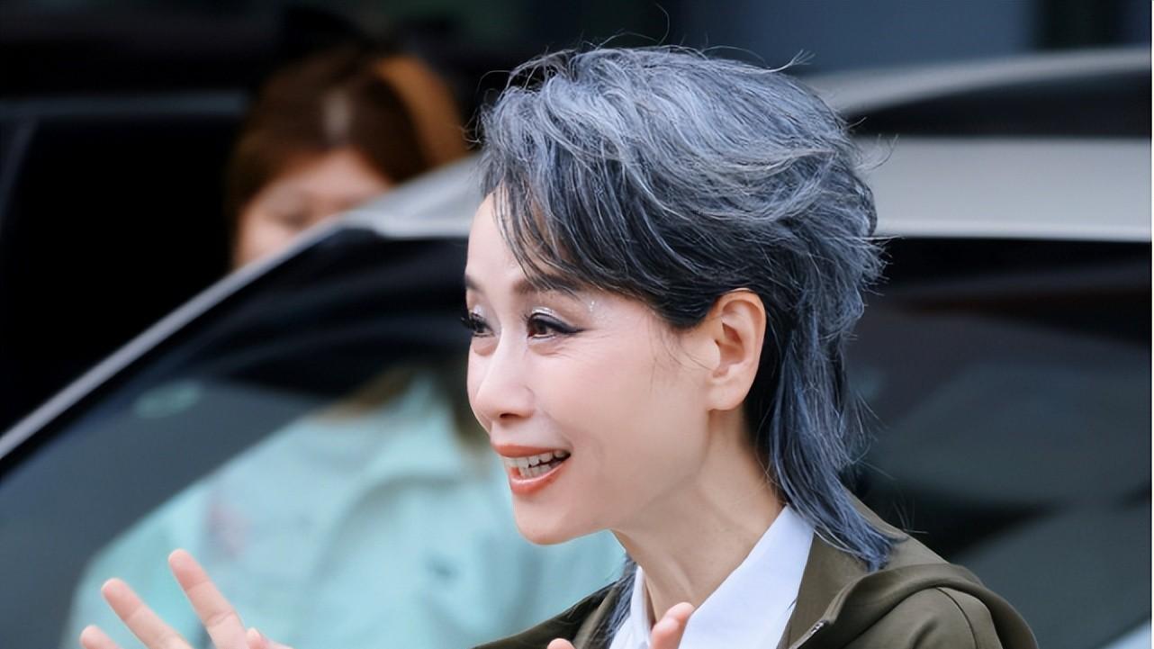 ​《浪姐6》里的温情一幕？叶童粉丝事件背后，是追星的边界在哪里？