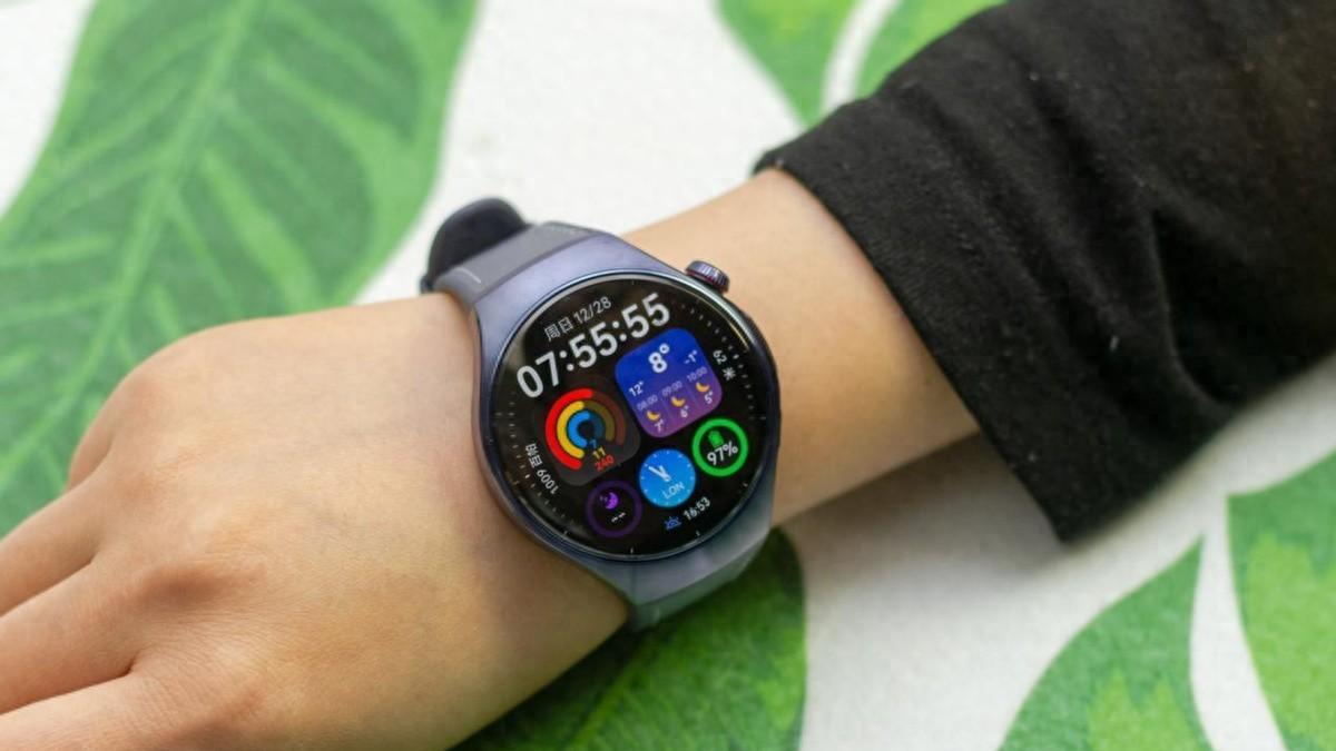 快来表表心意吧：年末送礼，就送智慧与健康并存的华为WATCH 5 ！