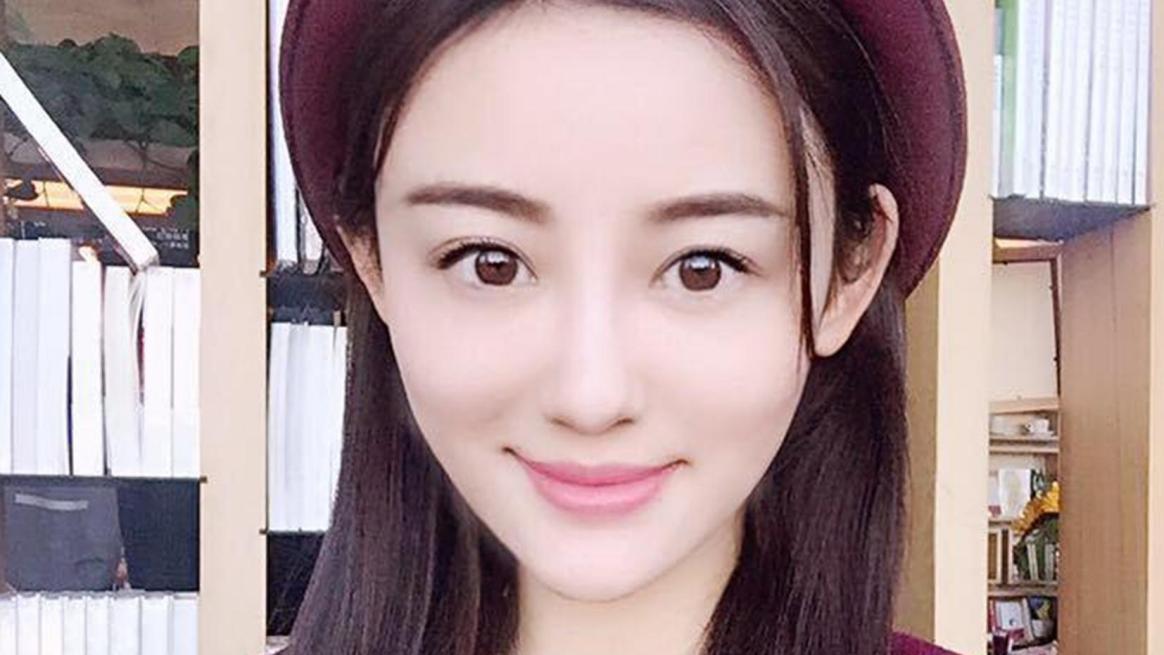 原来她早已去世，26岁全身溃烂不治而亡，被全家8口吸血多年