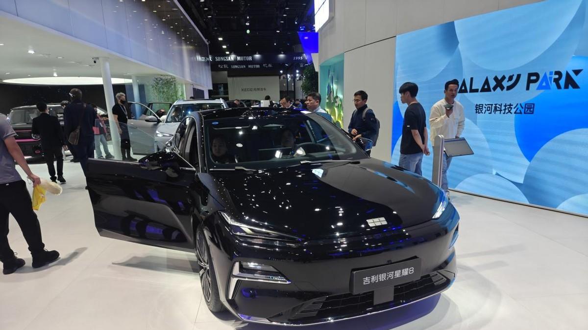 星耀8智能座舱全面升级，OTA赋能智慧出行新境界