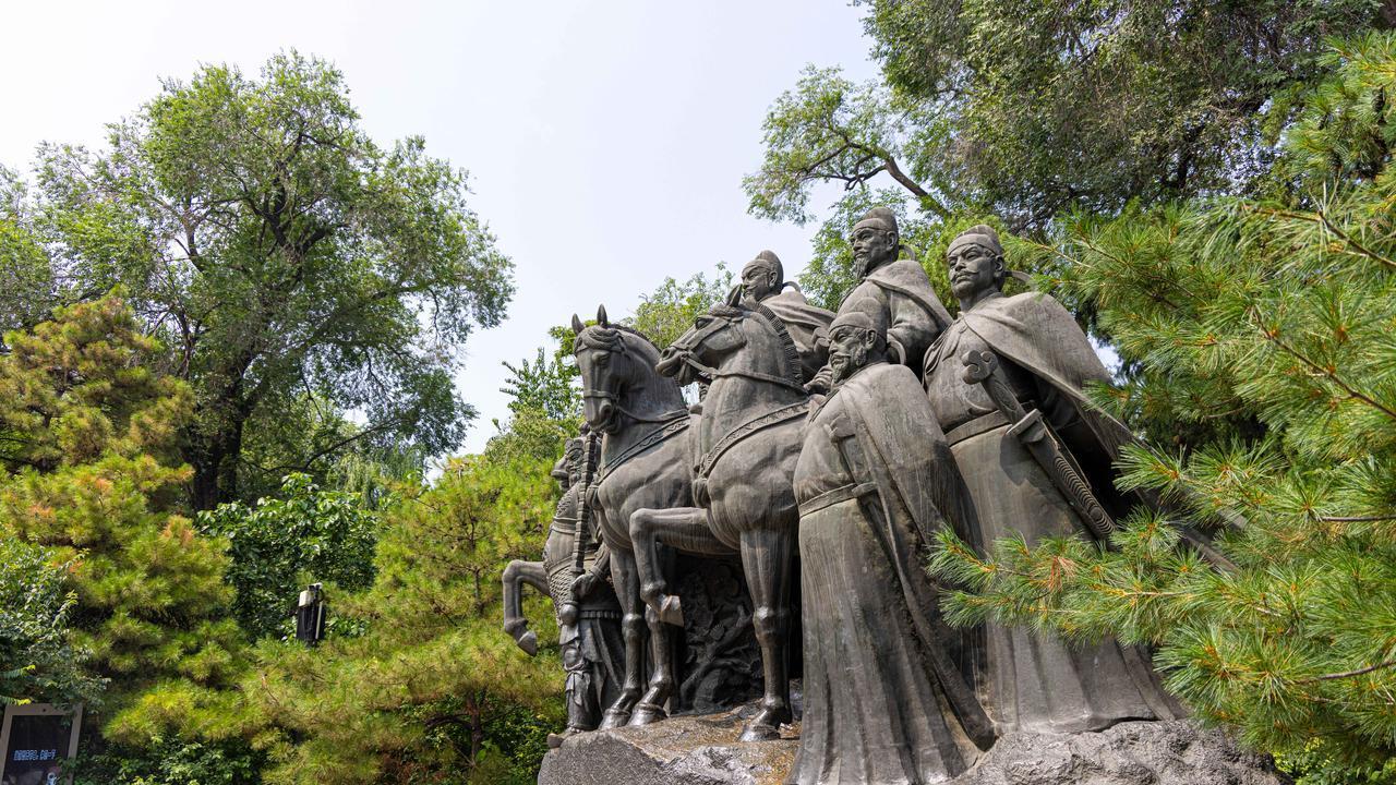 历史：你看到的是“身怀绝技”的各色皇帝，我看到的是不变的科学真理