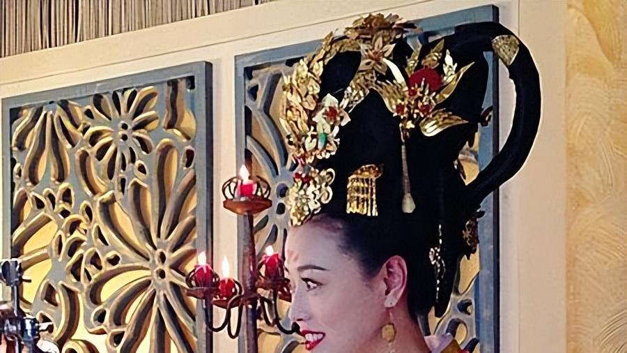 一个王朝的衰亡，竟从两个女人开始