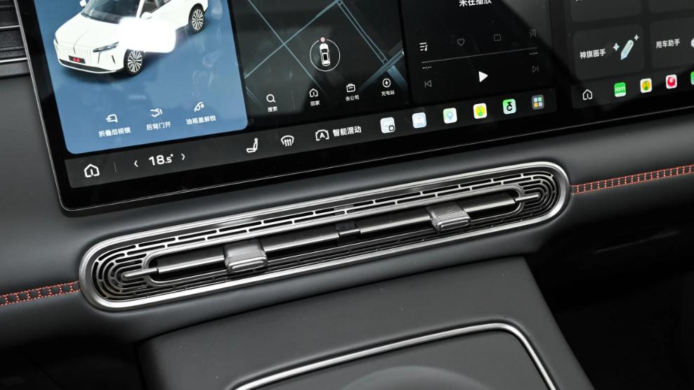 不一样的中式豪华，红旗HS6 PHEV有备而来，据说综合续航超1600km