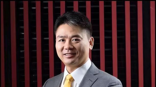 刘强东春节将再次给村民发1400万现金和600万物品，村长：在统计